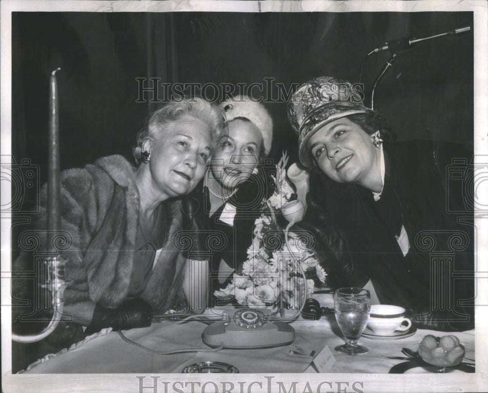 1962 Press Photo Women Who Work Luncheon- RSA38999 - Historic Images