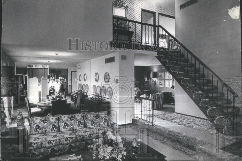 1972 open feeling homes free standing stair - Historic Images