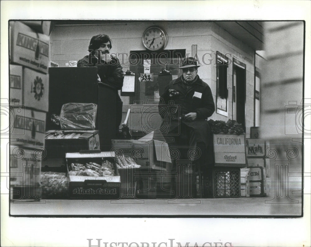 1983 Jim Caruso & Joe Pusateri wait for pro - Historic Images
