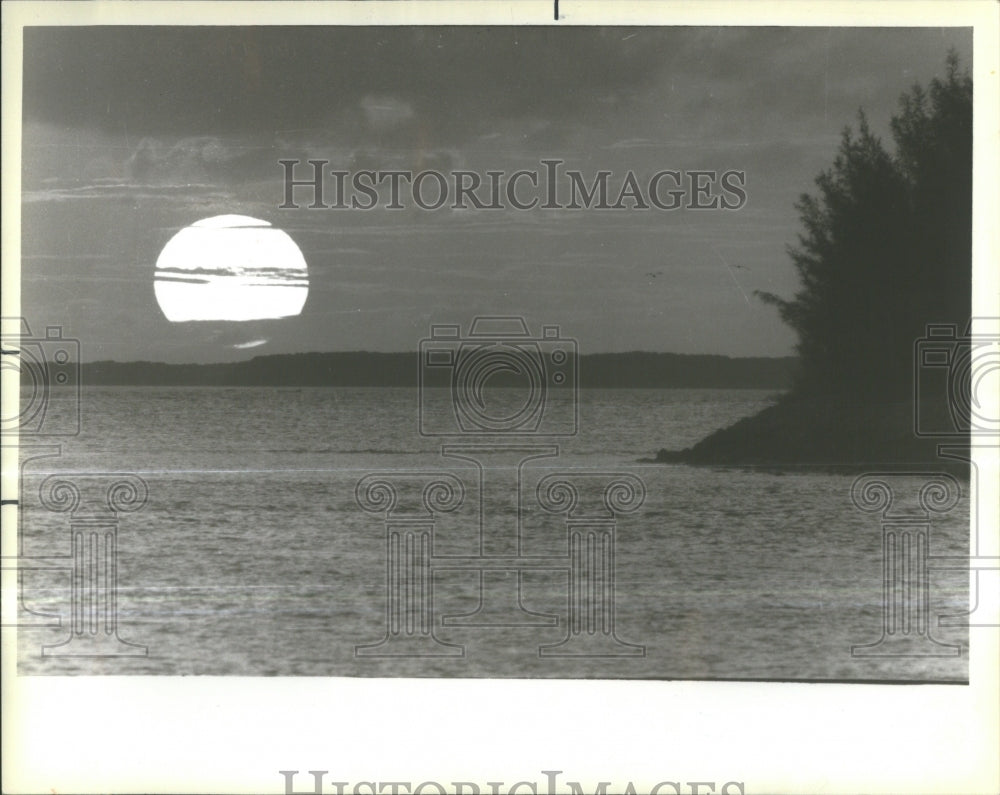 1984 Sunrise over Ft. Lauderdale beach - Historic Images