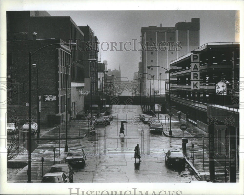 1983 Spring Weather Illinois Street Chicago - Historic Images