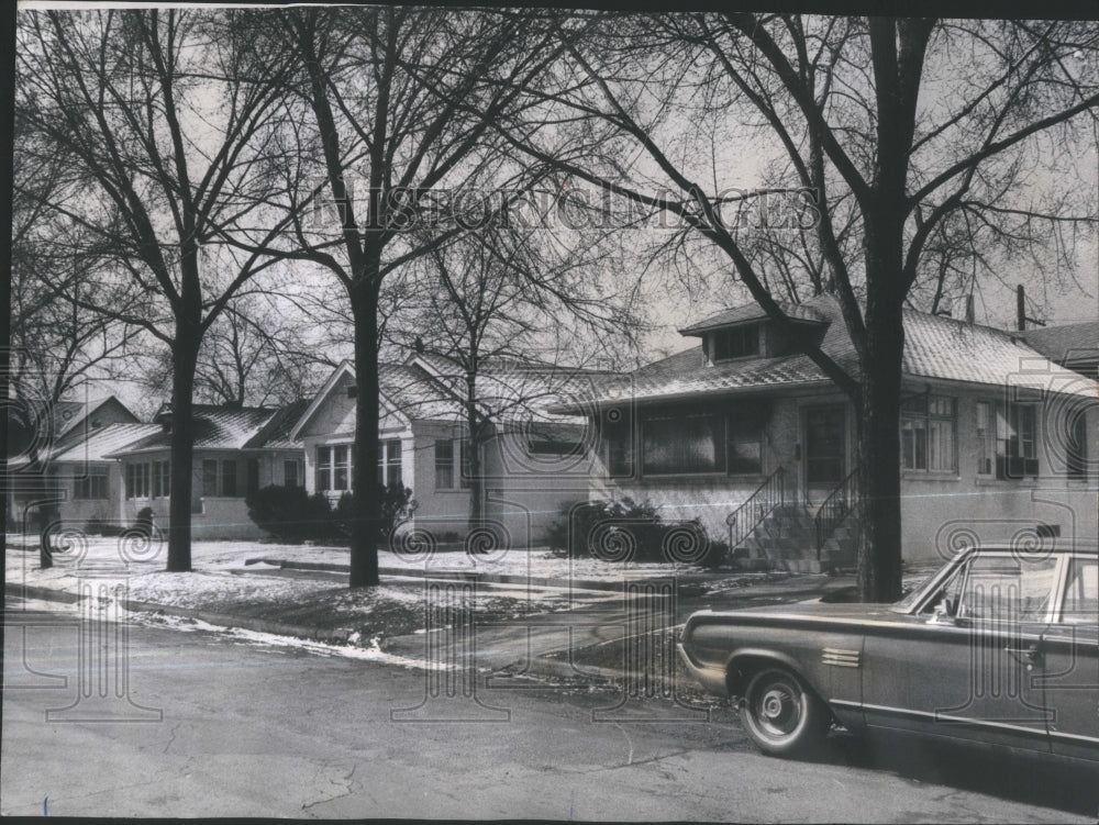 1976 Jeffrey Yate South Shore Story home - Historic Images