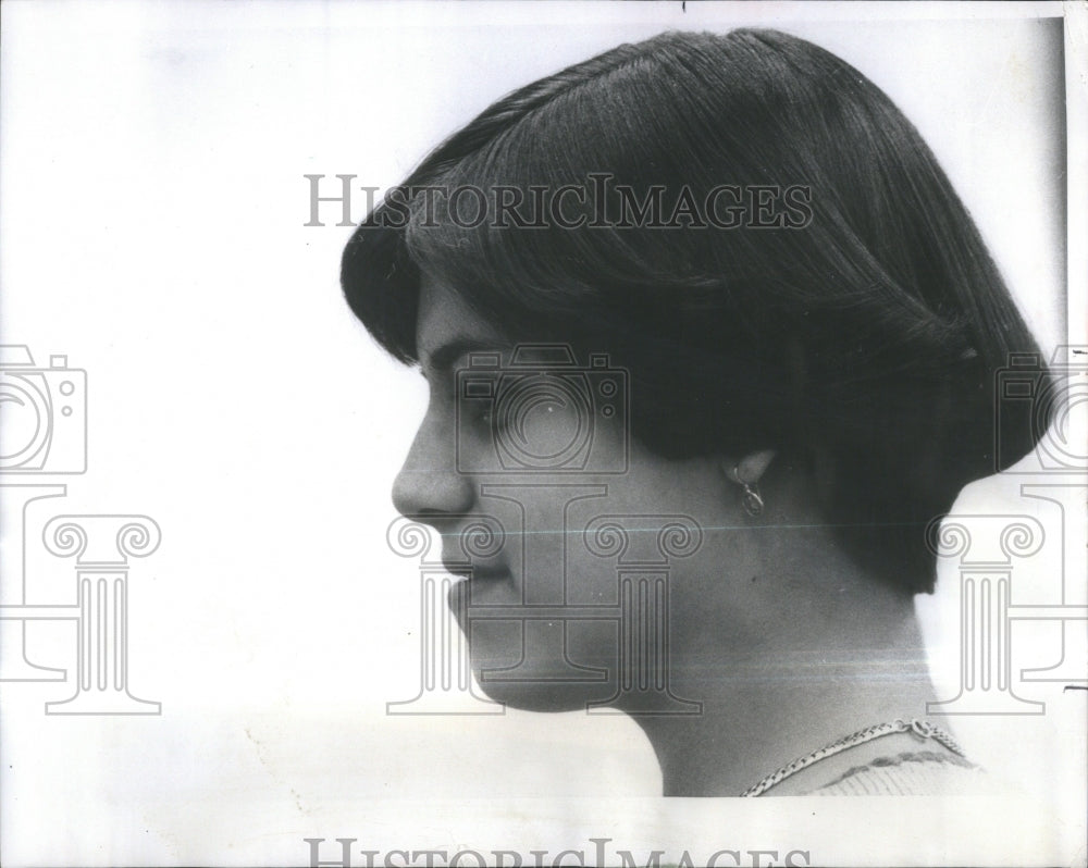 1976 Chicago Woman With Wedge Cut Hair - Historic Images