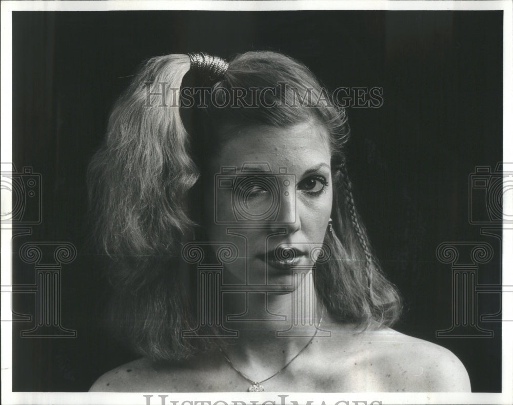 1977, Barbara Moss Charles Ifergan Hair baby- RSA39801 - Historic Images