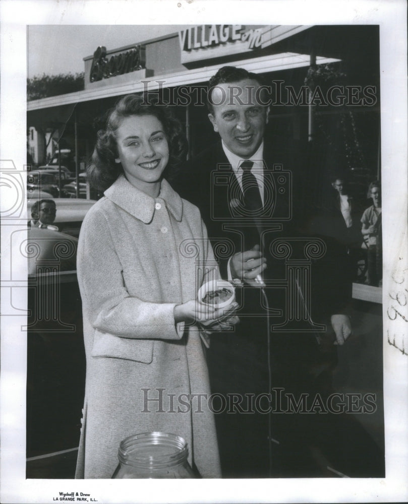 1957, Joy Layne and Phil Lind- RSA41179 - Historic Images