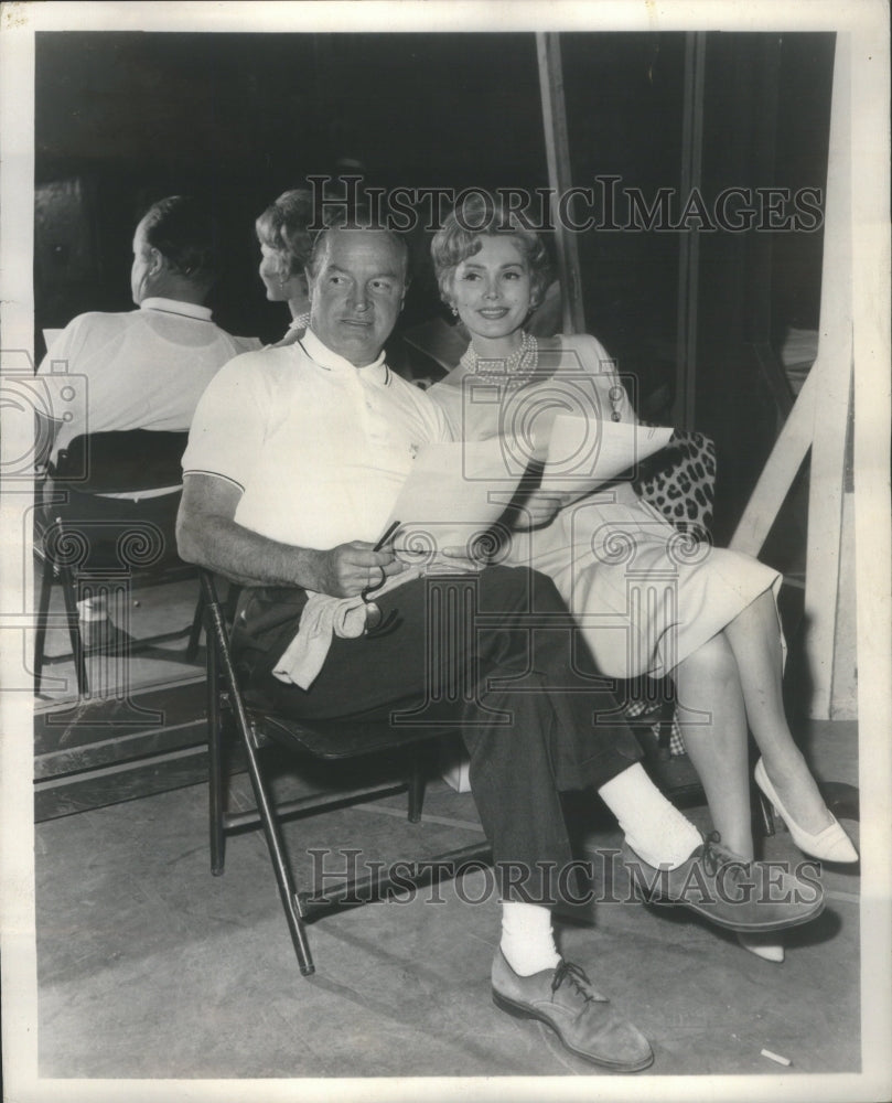 1961 Bob Hope lovely Zsa Zsa Gabor Caribbea - Historic Images