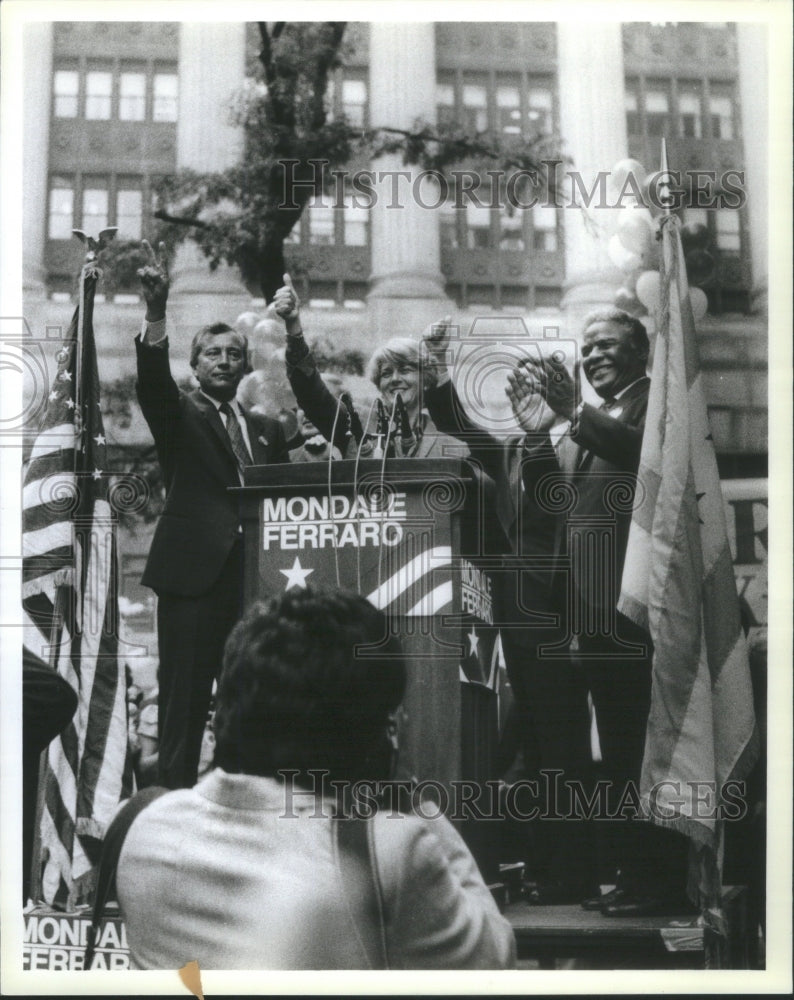 1984 Press Photo Geraldine Ferraro Election Campaign- RSA42361 - Historic Images