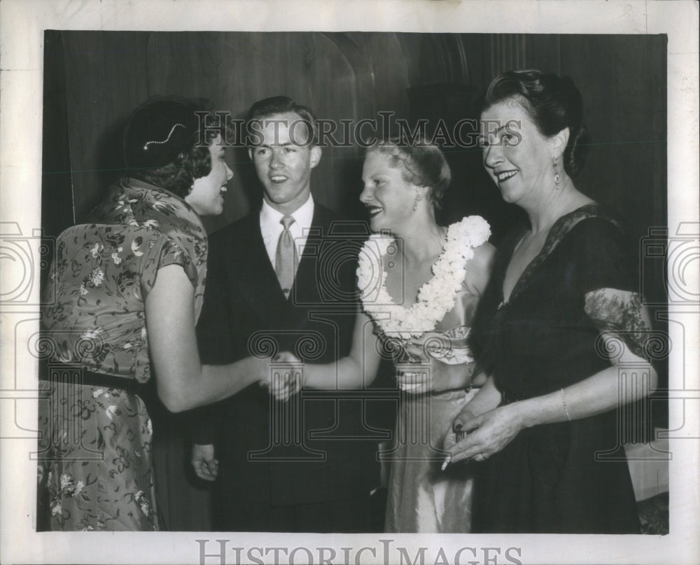 1951 Press Photo Miss Kransz Chicago Socialite- RSA42933 - Historic Images