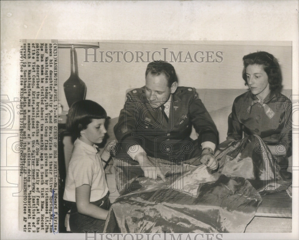 1964 Press Photo Mr Mrs Maj Edward Krise Patty home Md- RSA43087 - Historic Images