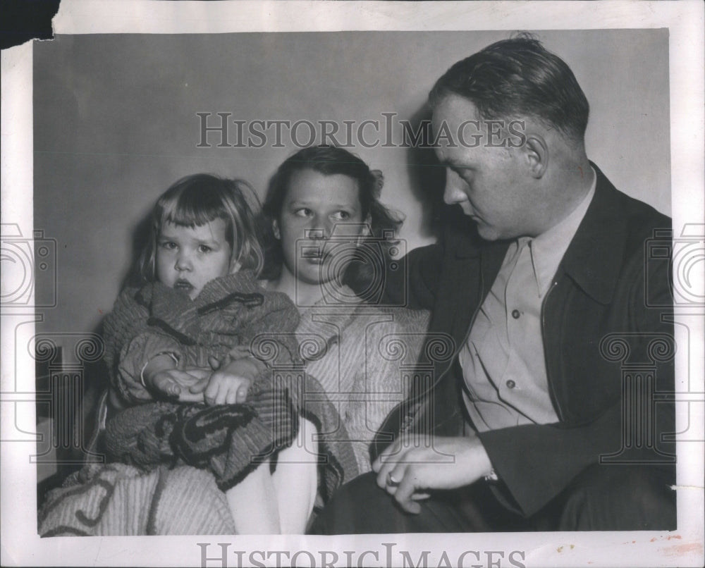 1960 Press Photo Nancy Kramer Ray Peters Police Chief- RSA43189 - Historic Images