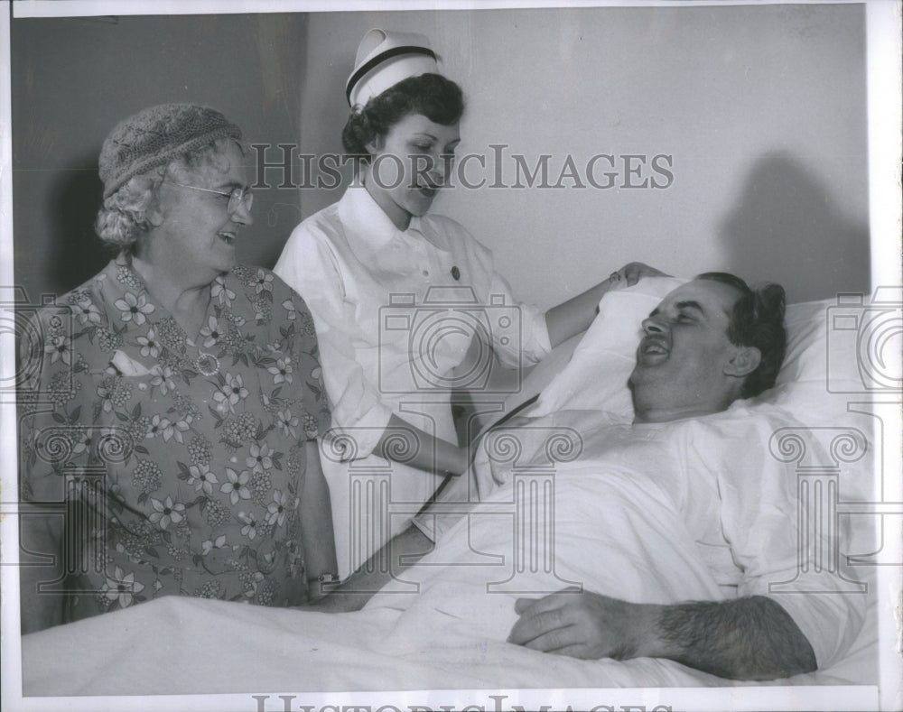 1926 Press Photo Clifford W Loitz Upper Chest Wall Oper- RSA43353 - Historic Images