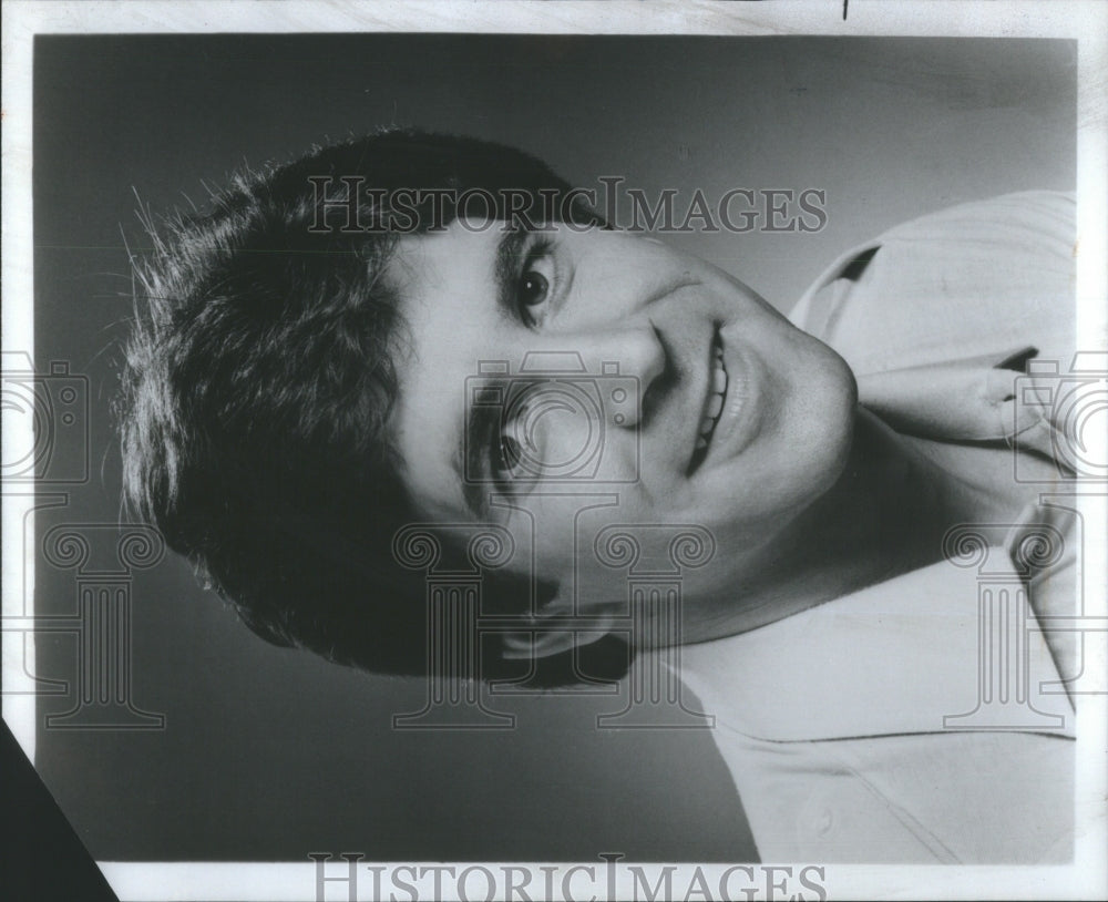 1980, Rick Lohman film actor Phyl Mikhy CBS- RSA43371 - Historic Images