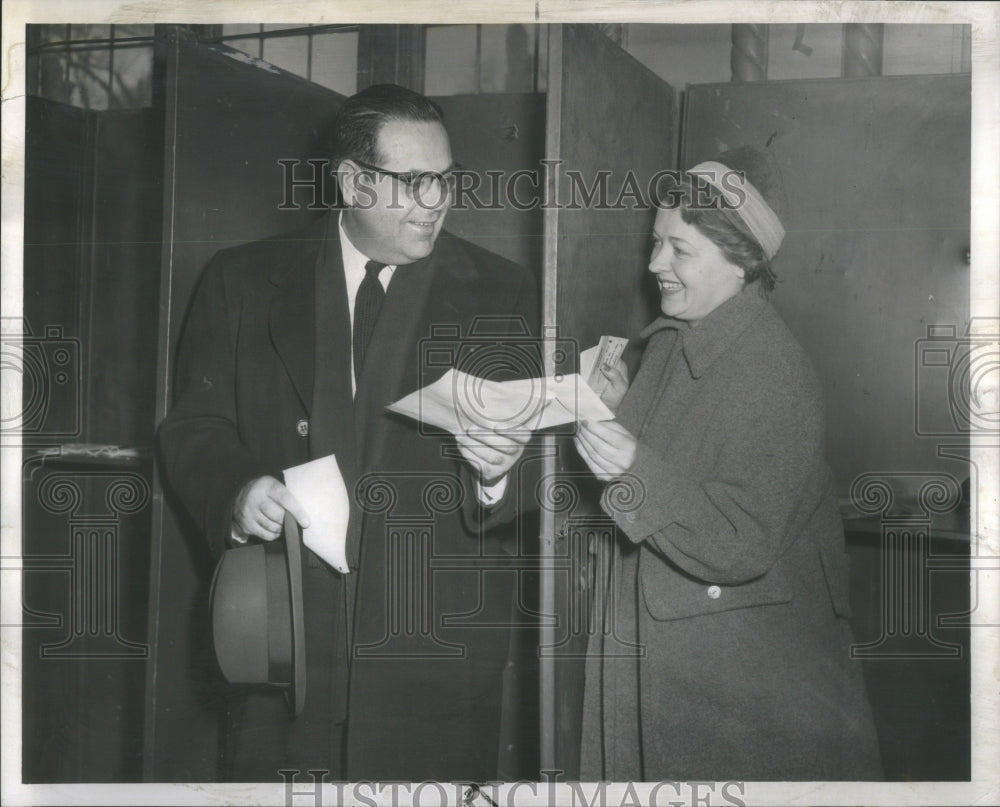 1954 Joseph Lohman Election Day Chicago. - Historic Images