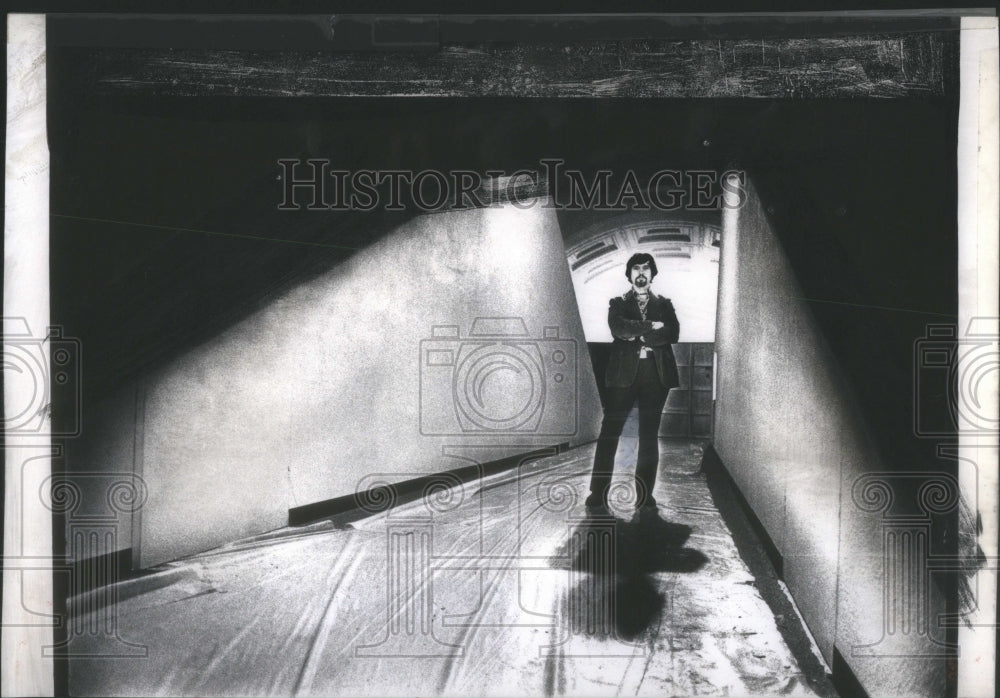 1977 Ben Kozak designer Museum tomb exhibit - Historic Images