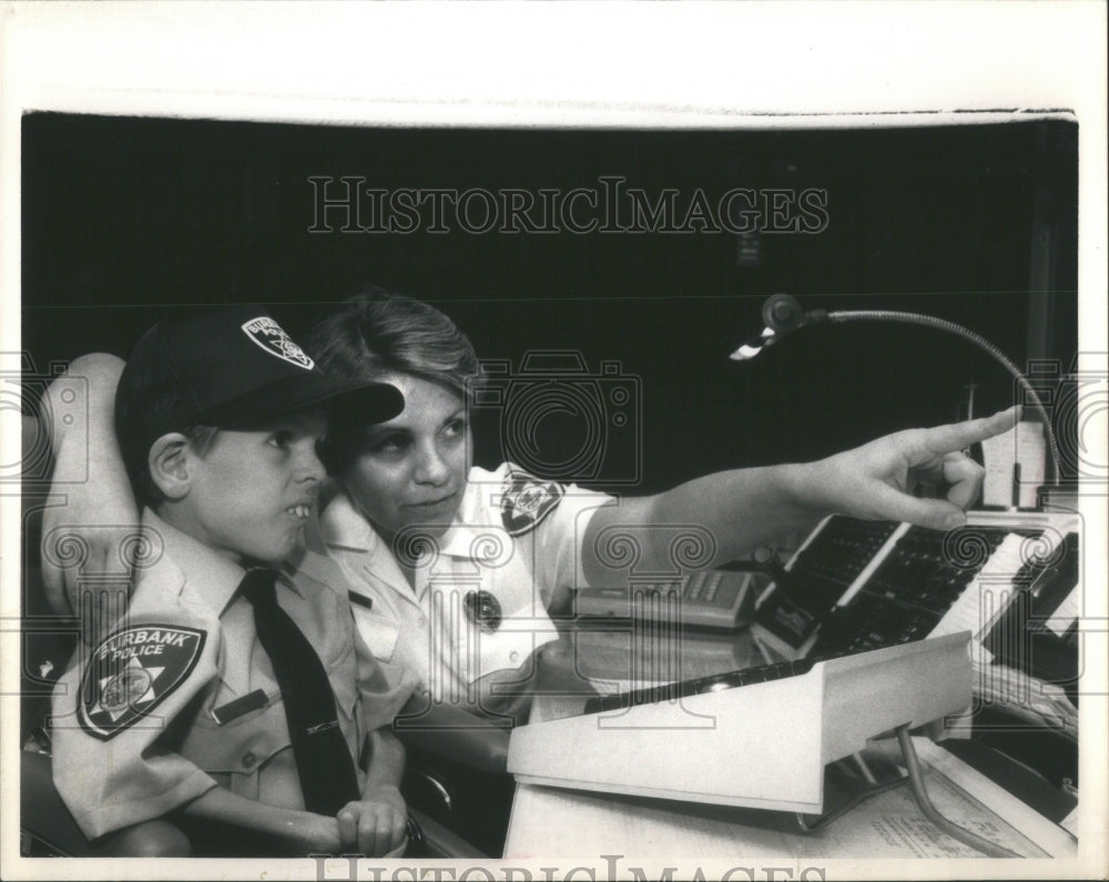 1987 David Kowski Victoria Gutierrez radio - Historic Images