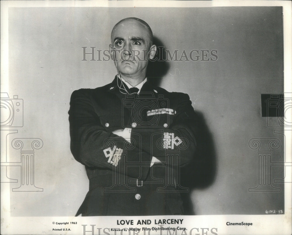 1963, Vittorio Gassman bribe Love larceny- RSA43617 - Historic Images