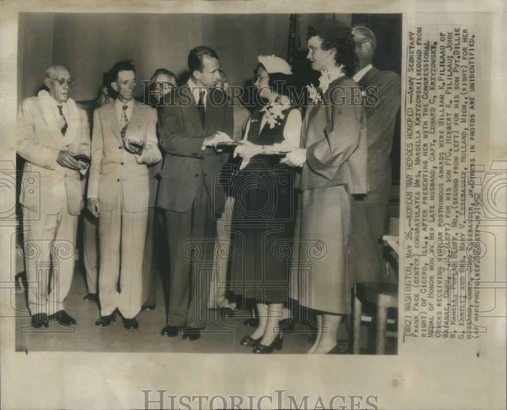 1952 Press Photo Frank Pace Marcella Crzyzowski Cicero - Historic Images