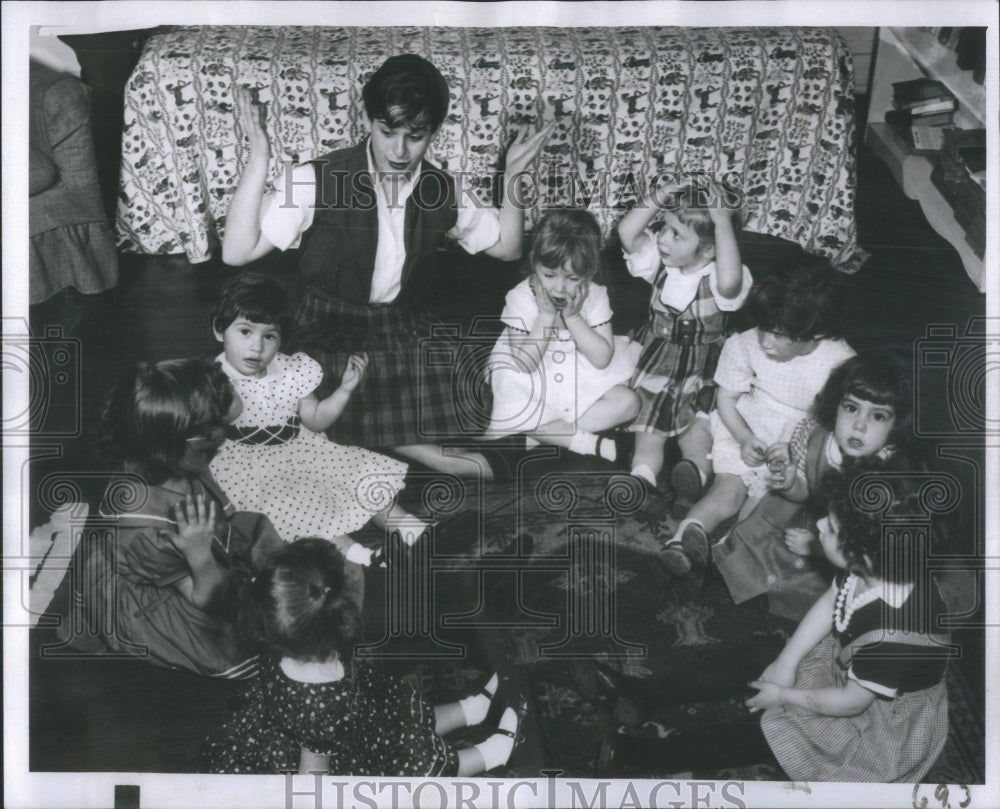 1960 Press Photo Joan Lazarus Birthday Party- RSA43825 - Historic Images