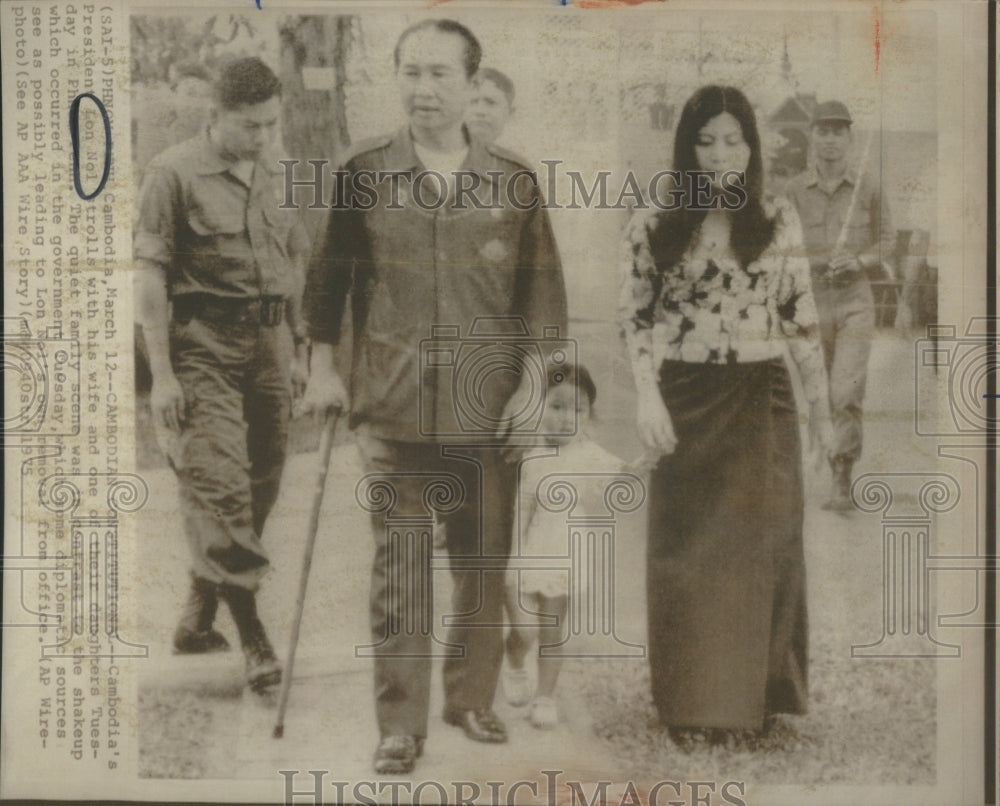 1975 Press Photo Cambodian President Lon Nol & Family - Historic Images