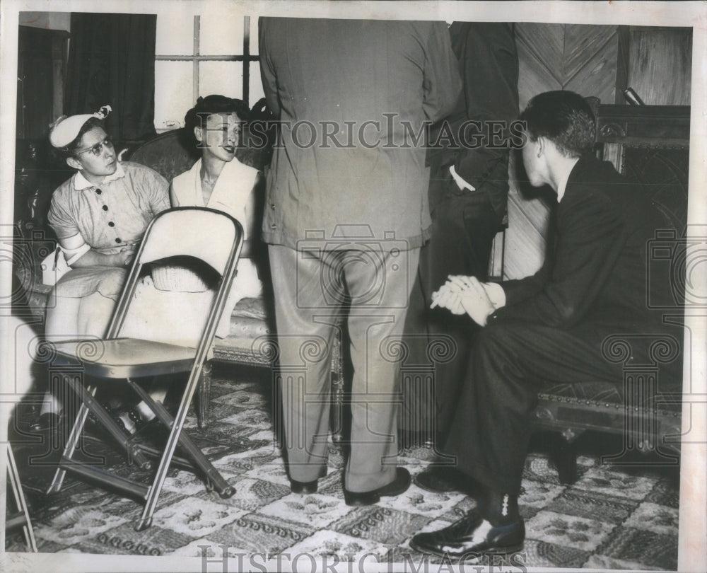 1955 Tearful-Catherine Longergan-Glance Son - Historic Images