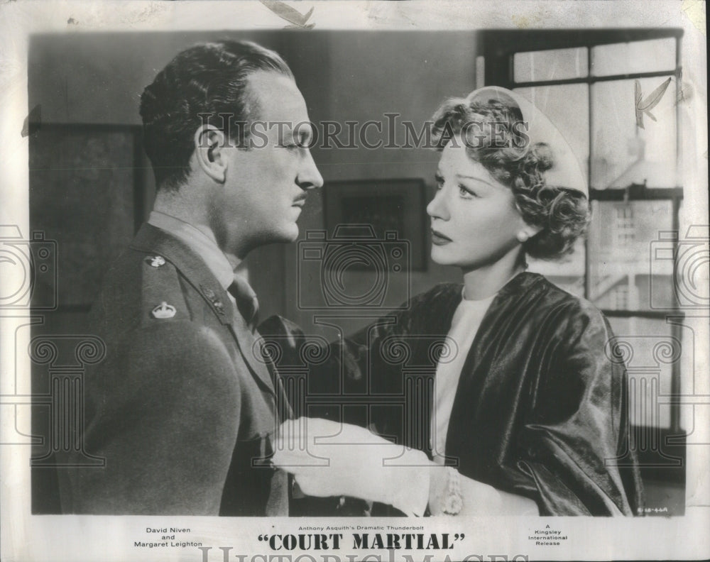 1955 David Niven Margret Leighton tense sce - Historic Images