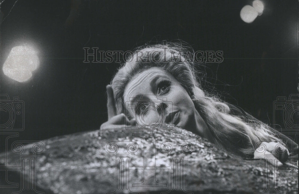 1967 Press Photo Barbara Leigh hunt Ophelia Bristol Ope- RSA44381 - Historic Images