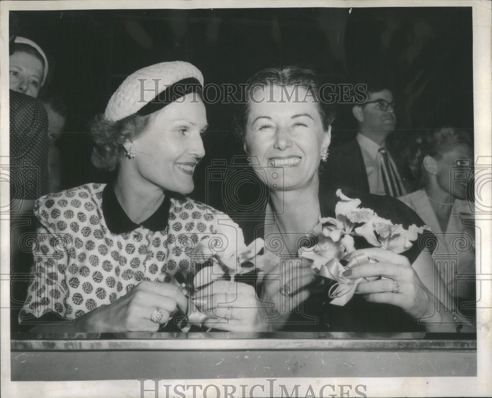 1952 Press Photo Mrs Richard Nixon California orchard D- RSA44601 - Historic Images