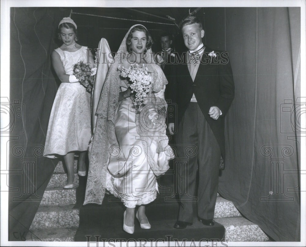 1958 Press Photo Mrs Laurence Knott Jr Sun Times Execut - Historic Images