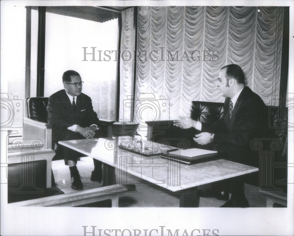 1969 Press Photo Japan Newspapers Masaru Fujjimoto Mian- RSA44709 - Historic Images