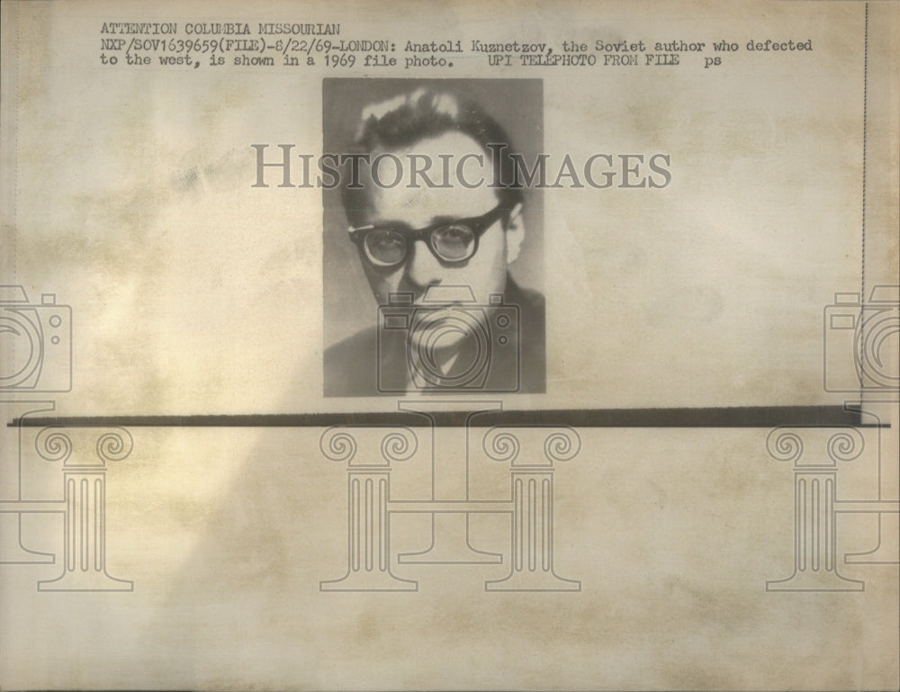 1970 Press Photo Anatoly Vasilievich Kuznetsov Writer- RSA44873 - Historic Images