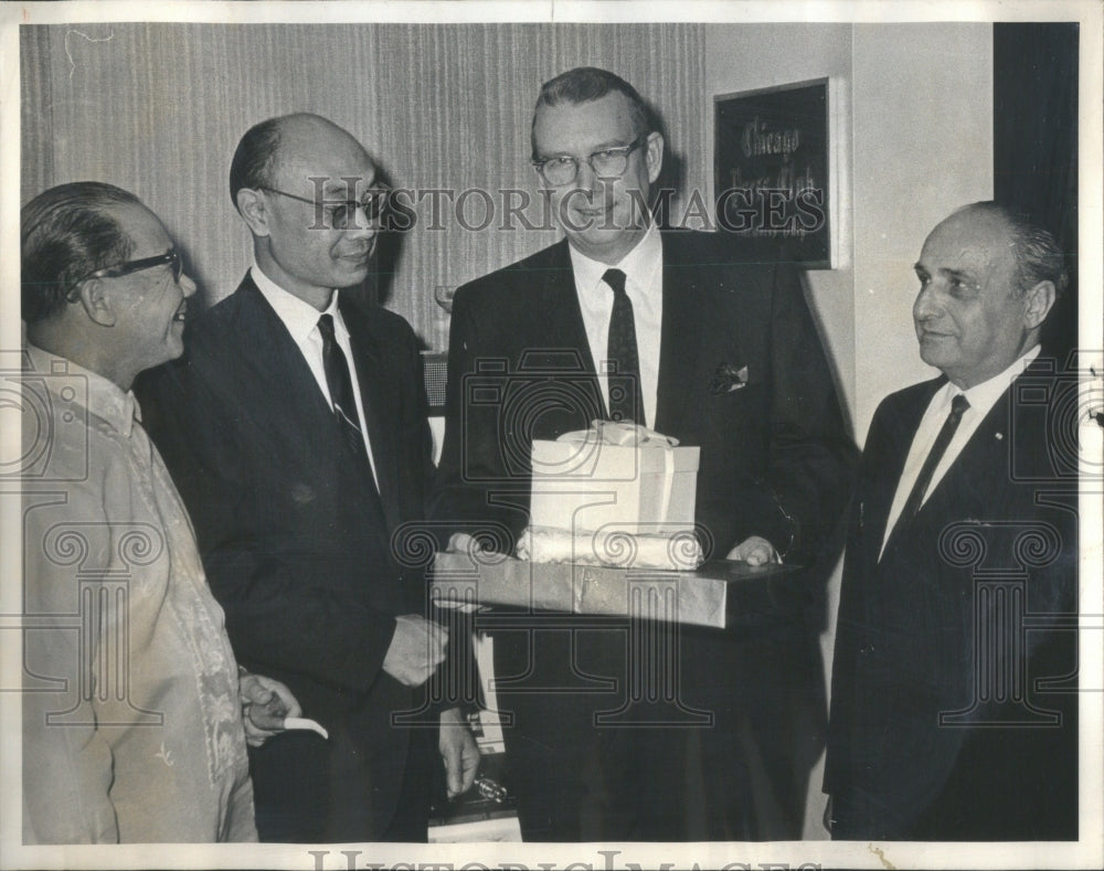 1965 Press Photo John Lehmann Director of Immigration- RSA44881 - Historic Images