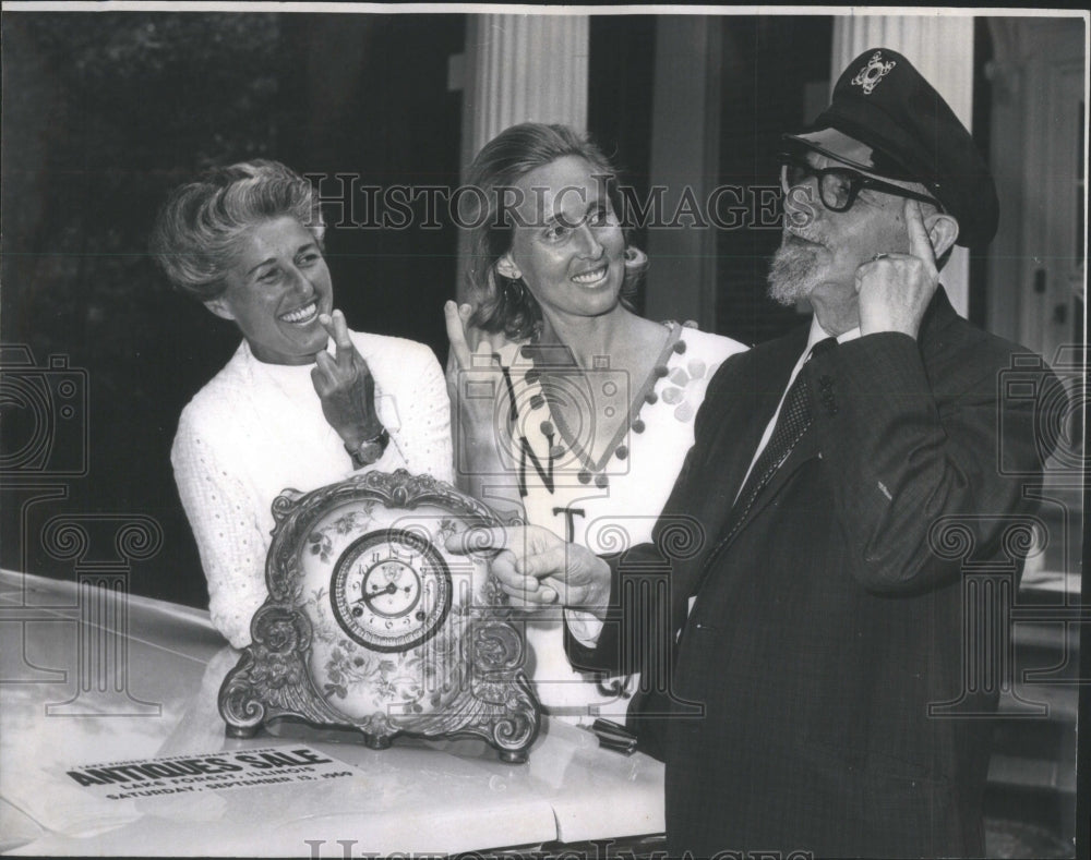 1969 Press Photo Waukegan restaurateur Mathon Kyritsis- RSA45081 - Historic Images