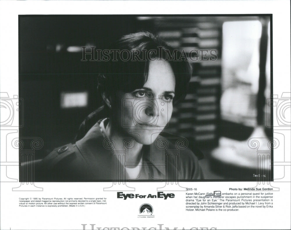 1996 Press Photo Sally Field Stars In Eye For an Eye- RSA45349-Historic Images