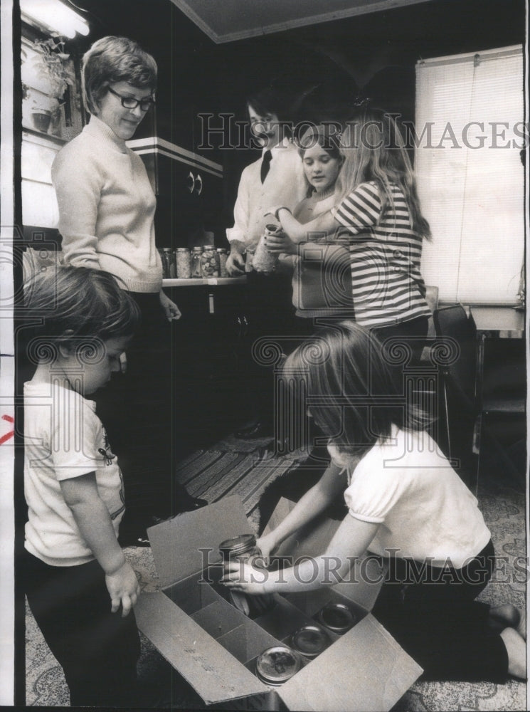 1975 Priscilla Peter Garretson Child Actors - Historic Images