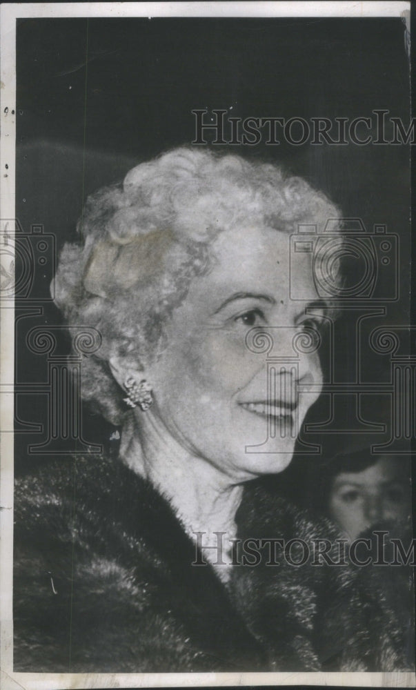 1951 Chicago Beauty  women versue 10 years - Historic Images