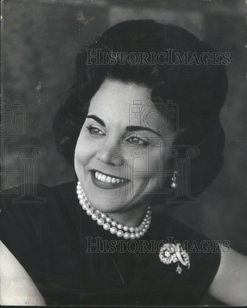 1963 Ann Landers - Historic Images