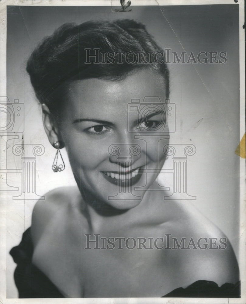 1952 Press Photo Lyrically Yours songstress Beth Lee - Historic Images