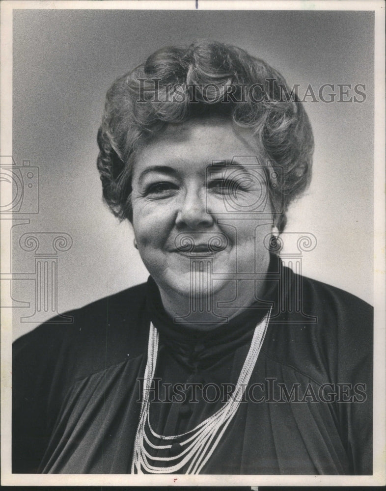 1982, Ardis Krainik new general manager- RSA46379 - Historic Images