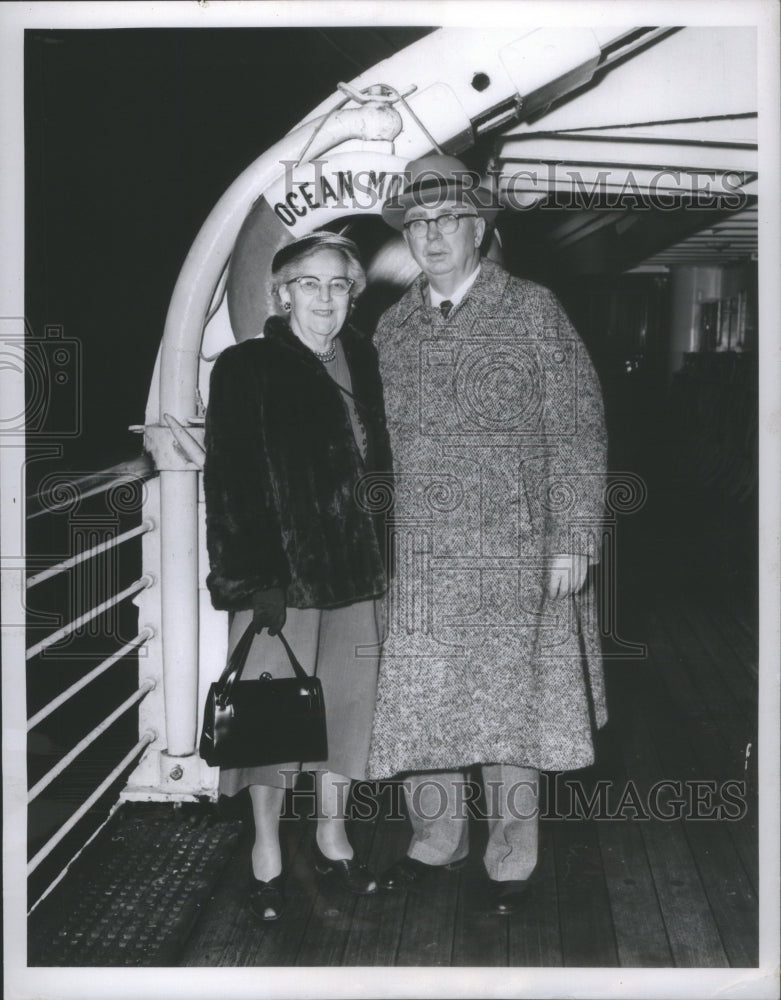 1955 Mr Mrs Arthur Lee Chicago Monarch - Historic Images
