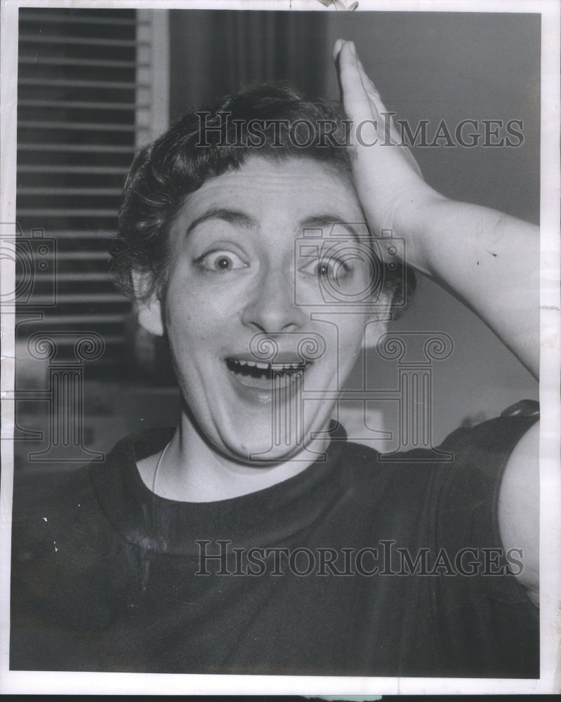 1961 Press Photo Ann Lee Secretary Washington Prize TWA- RSA46897 - Historic Images