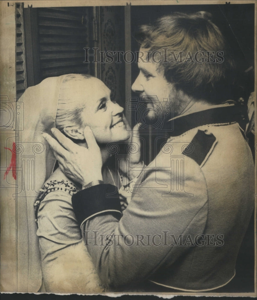 1971 Singer John Gary Lee Wilson bride - Historic Images