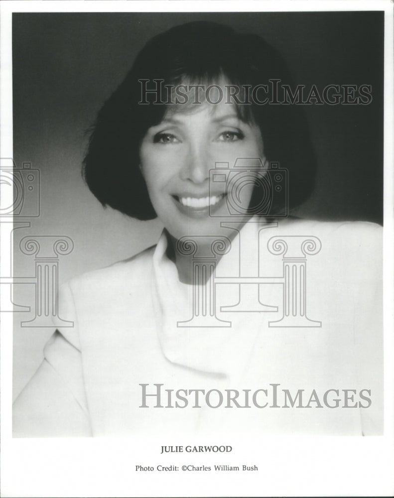 Press Photo Julie Garwood American writer novelist book- RSA47299 - Historic Images