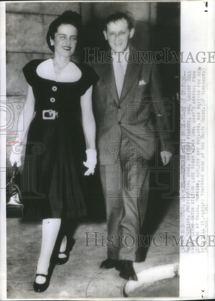 1942 Harry Hopkins Presidential Aide Louise - Historic Images