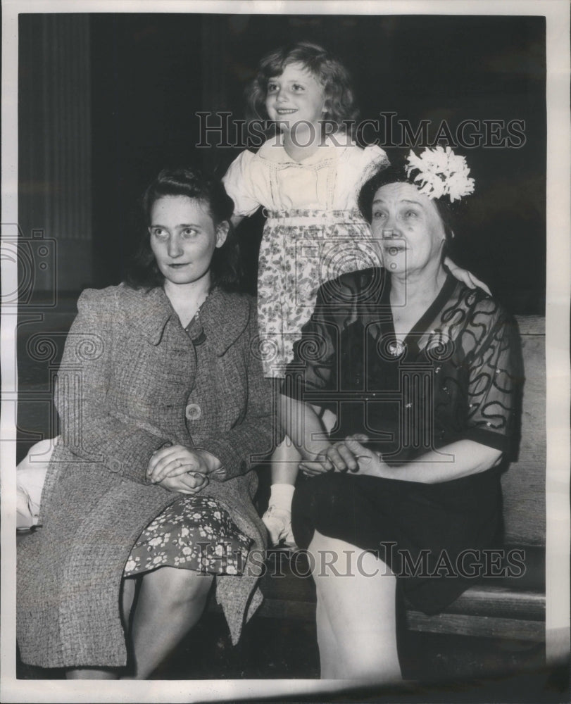  Mary Ann Dawn Well Mrs Myrtle Kubon Lucy - Historic Images