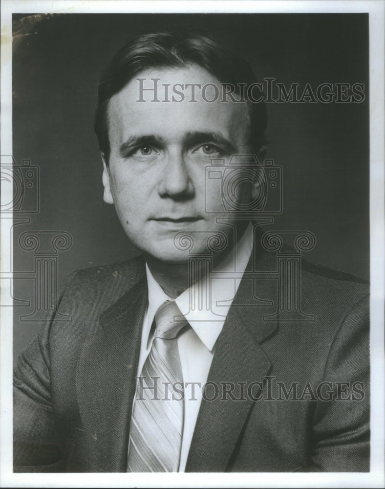 1982 Press Photo Tom Kuelb news director channel 7 WLS- RSA47579- Historic Images