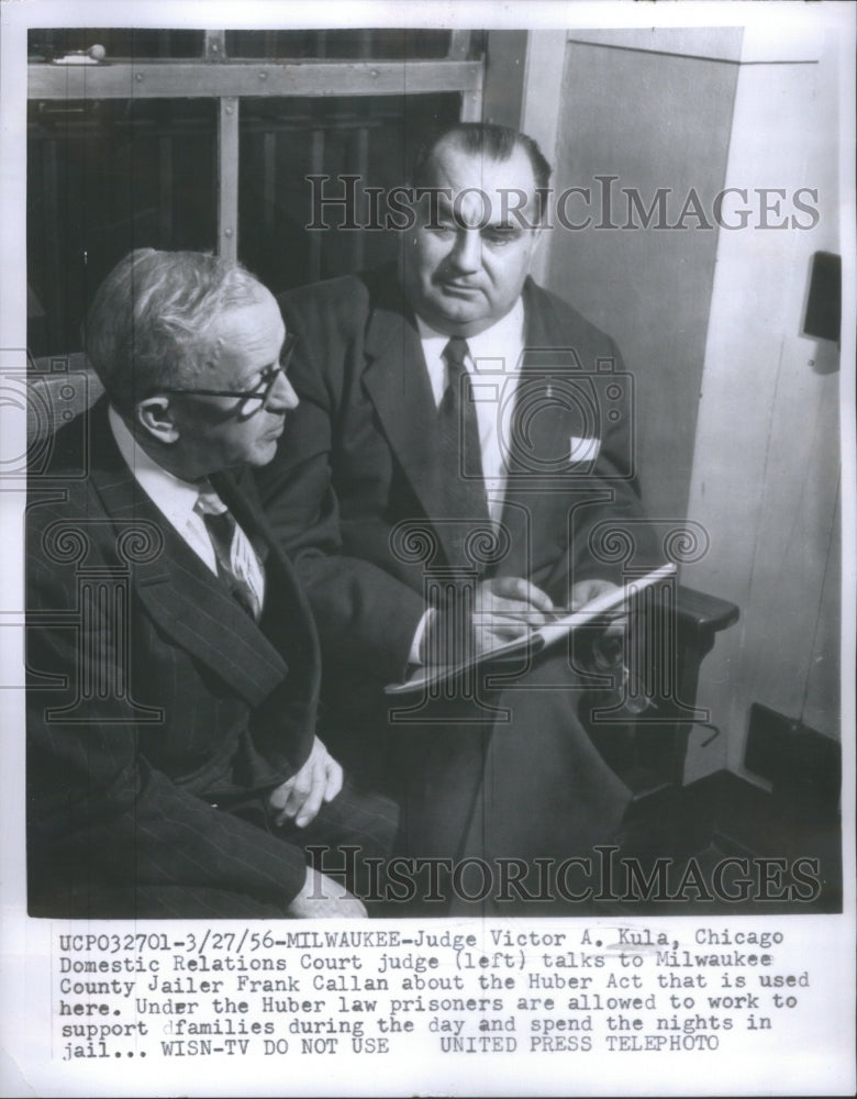 1956 Press Photo Judge Victor Kula, Jailer Frank Callan- RSA47719 - Historic Images