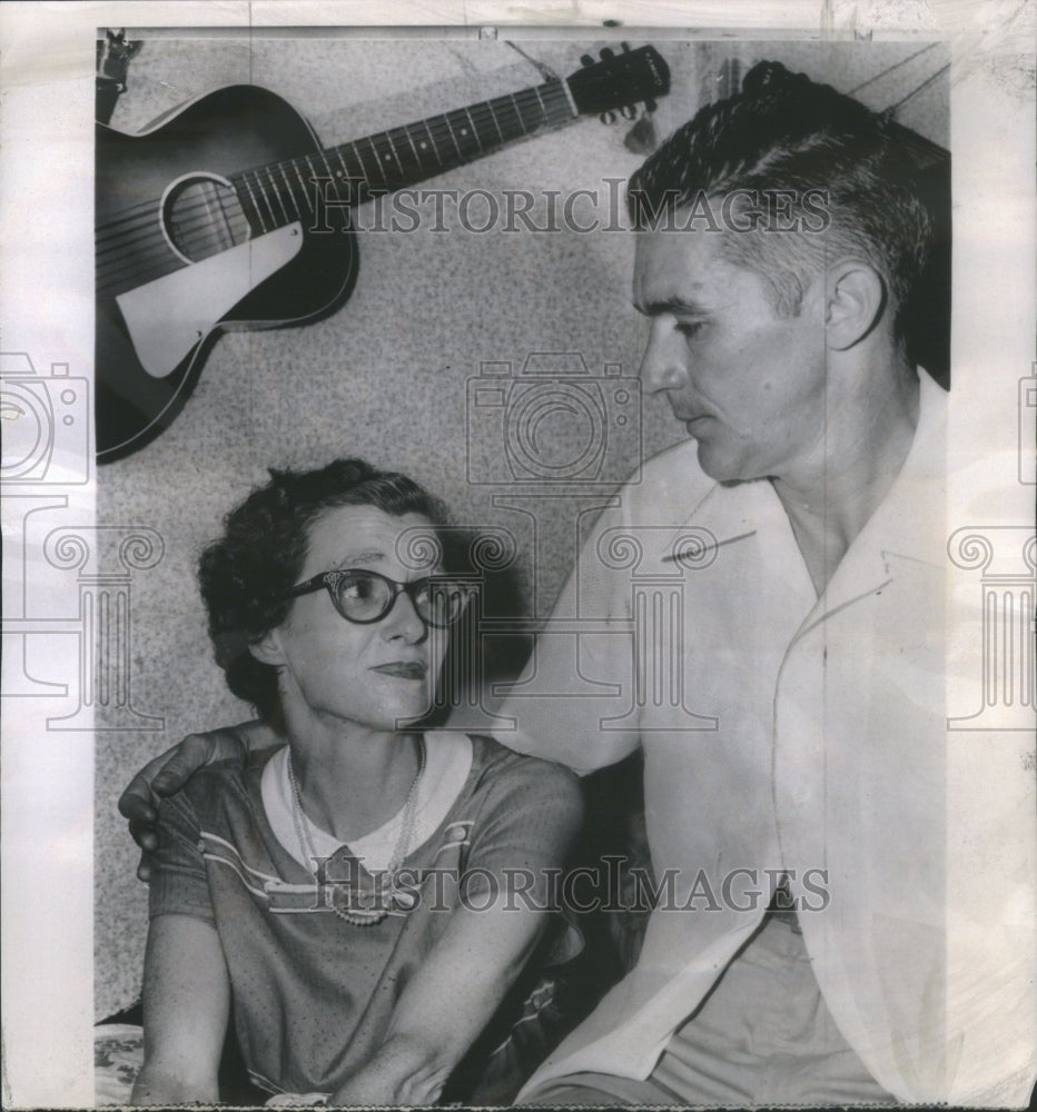 1960 Shirley Leach-Comfort-Husband Donald-H - Historic Images