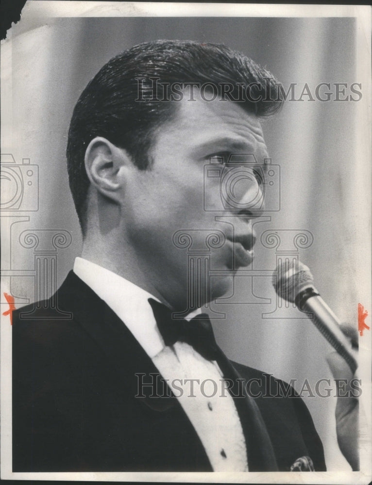1985 Press Photo Steve Lawrence American Singer Actor C- RSA48045- Historic Images