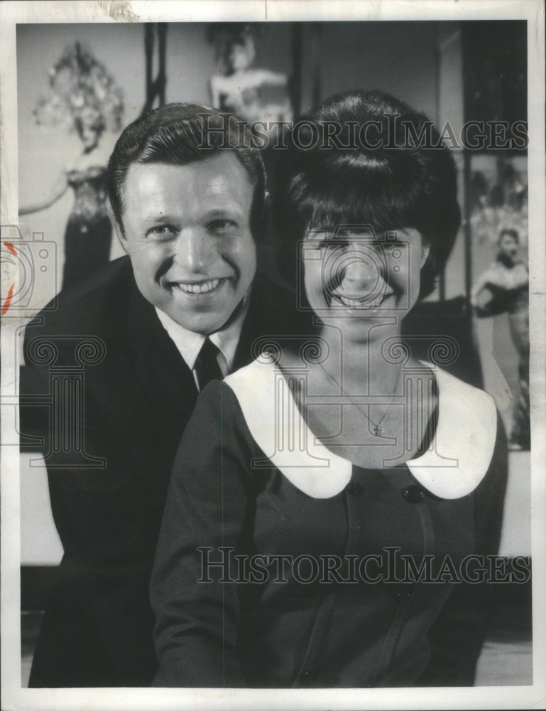 1965 Steve Lawrence coffin CBS TV Eydie - Historic Images