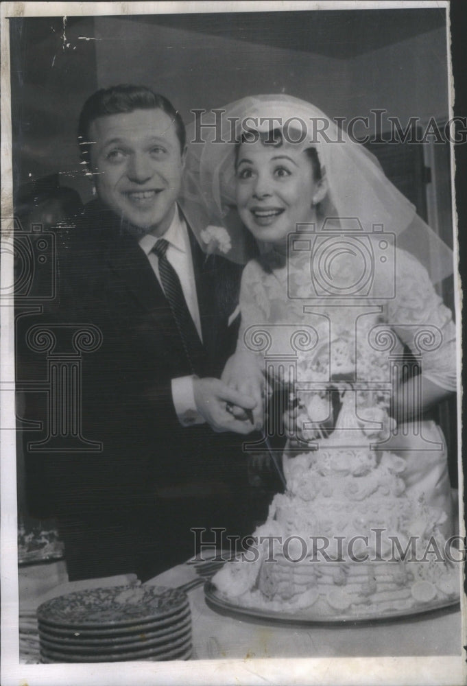 1958 Press Photo Eydie Gorme Steve Lawrence married- RSA48053 - Historic Images